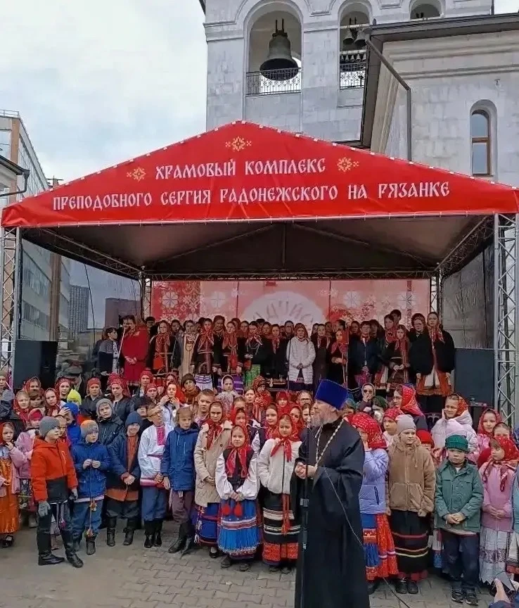 Дни Светлой Пасхи - время, когда так хочется поделиться с родными и близкими светом Христова Воскрес