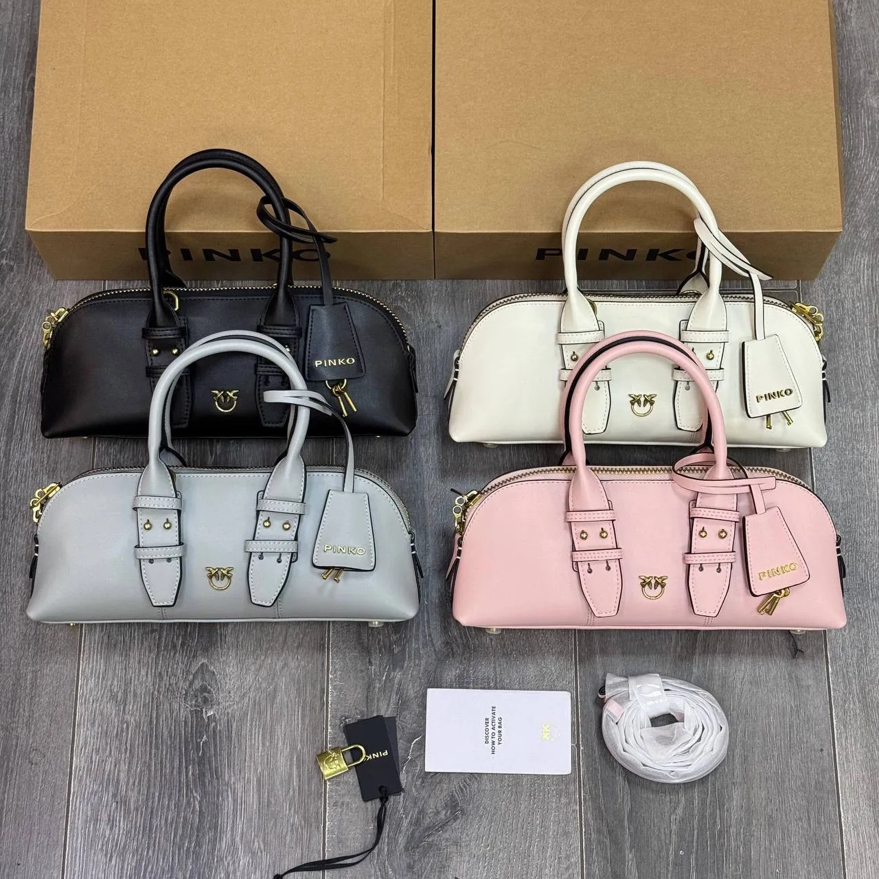 Pinko
-натуральная кожа 
-размер 29/12
комплектация пыльник и коробка 
-цена 5500₽