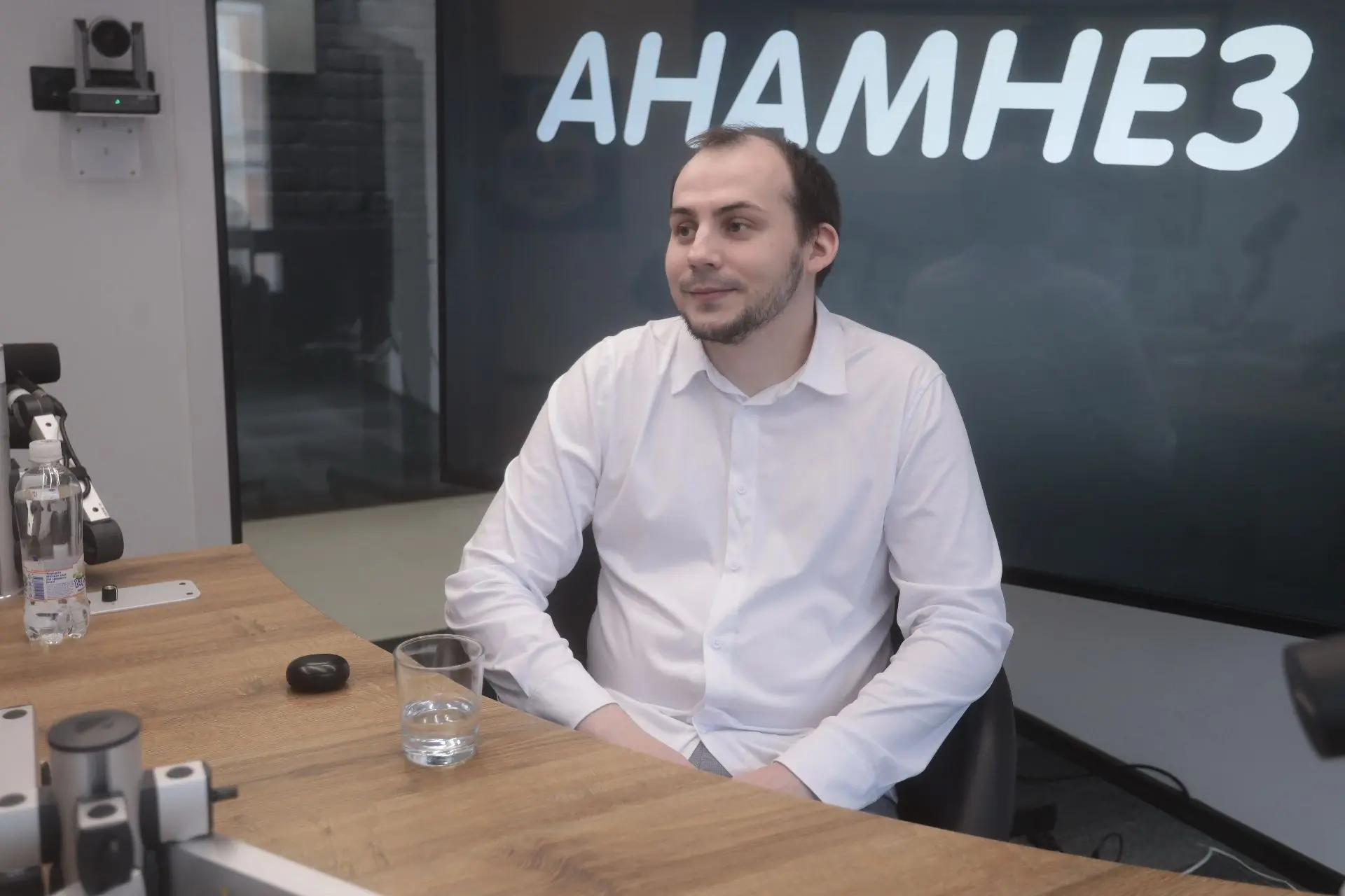 Усталость, слабость, сонливость, отёчное лицо, выпадение волос, запоры и набор веса свидетельствуют 