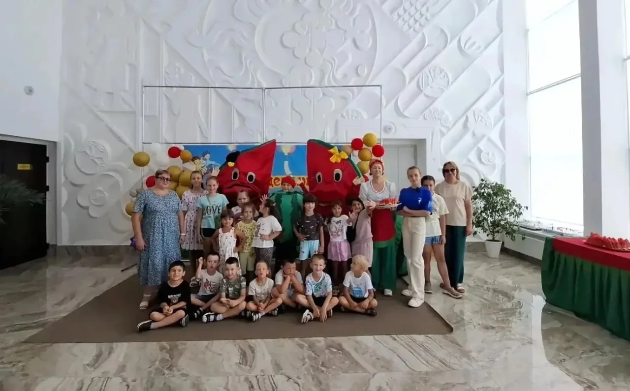 Арбуз – любимая ягода детства! Одна из самых больших ягод в мире, которая растет почти ...
