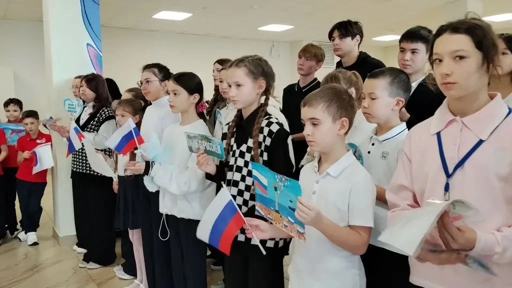 "Крым и Россия вместе. День воссоединения Крыма с Россией"  Сегодня в нашей школе состоялась особенн