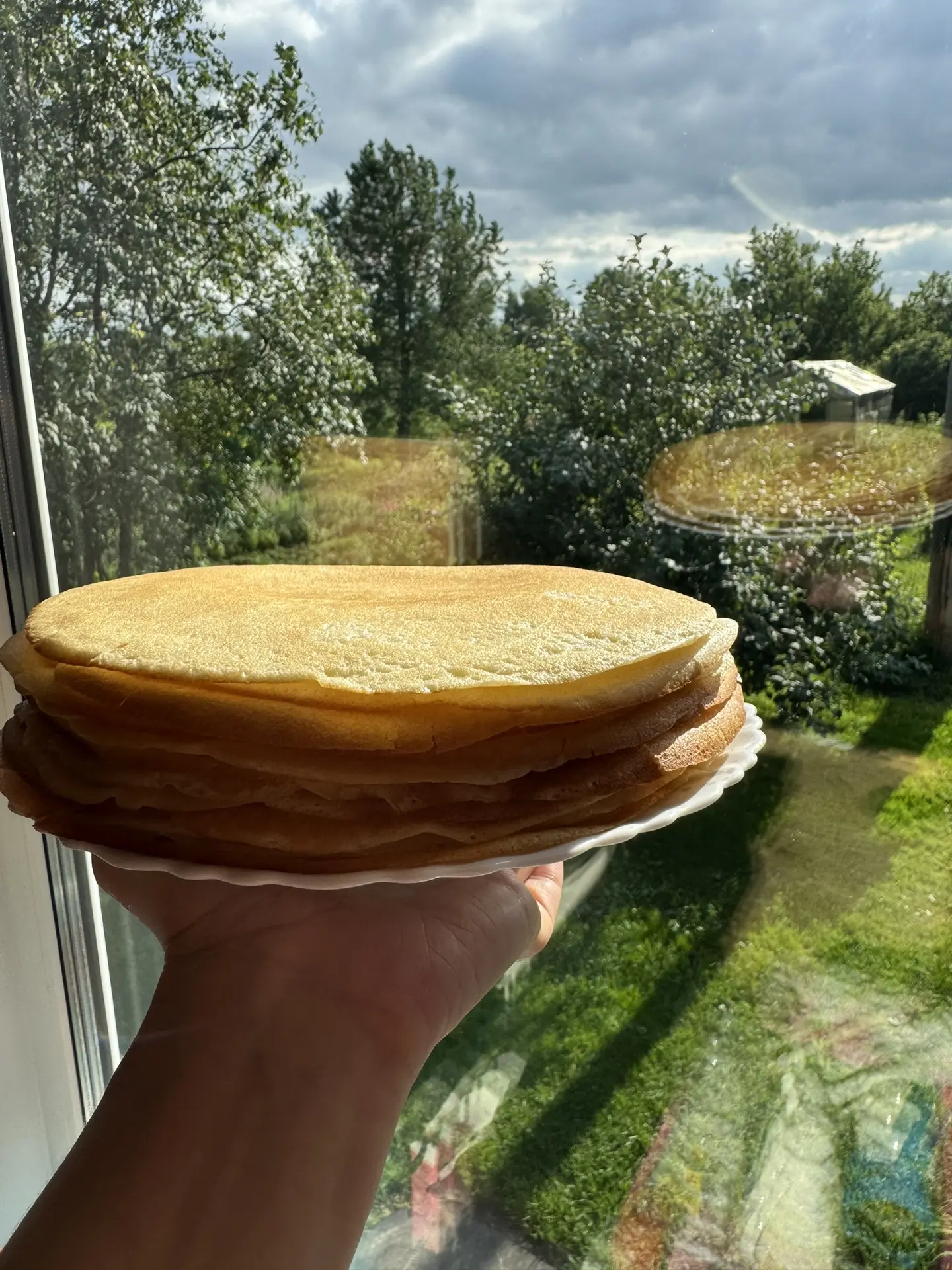 Блинчики готовила, на сыворотке у меня ее сейчас много 😍

Стакан сыворотки/ воды/ молока/ кефира (л