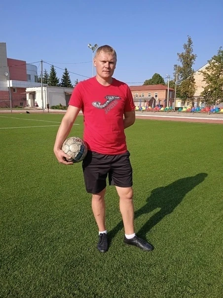 Сегодня день рождения нашегоколлеги, тренера-преподавателя по футболу Сергея Александровича Оболенце