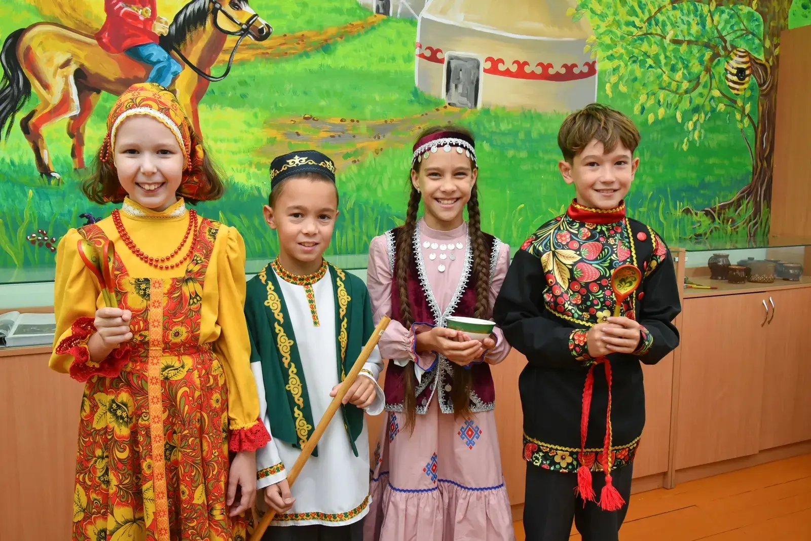 ❗В Туймазах школьники пришли на уроки в чапанах и тюбетейках