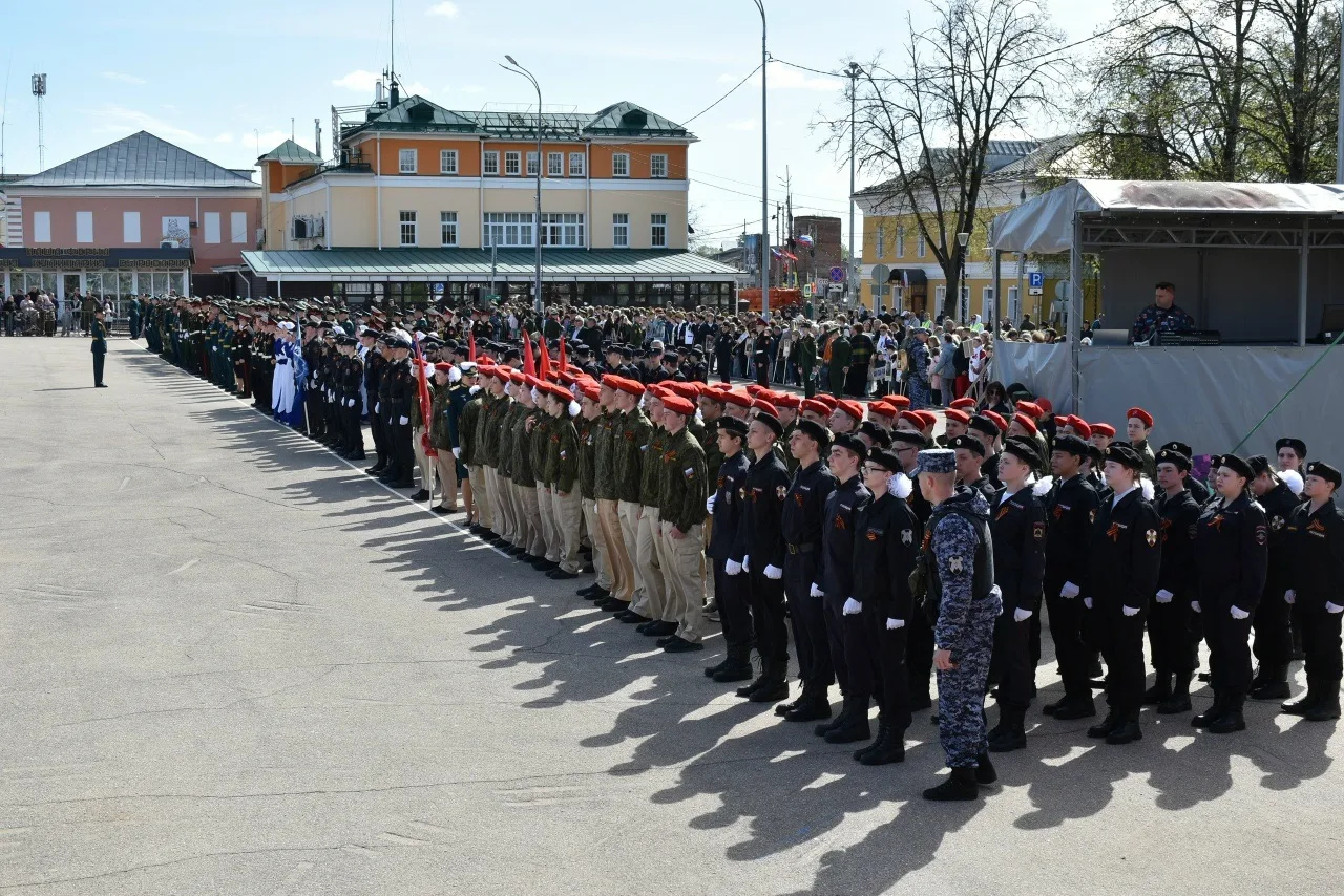 🇷🇺ЮНАРМЕЙЦЫ НА ПАРАДЕ ПОБЕДЫ🇷🇺  9 мая на Народной площади состоялось городское торжественное меропри