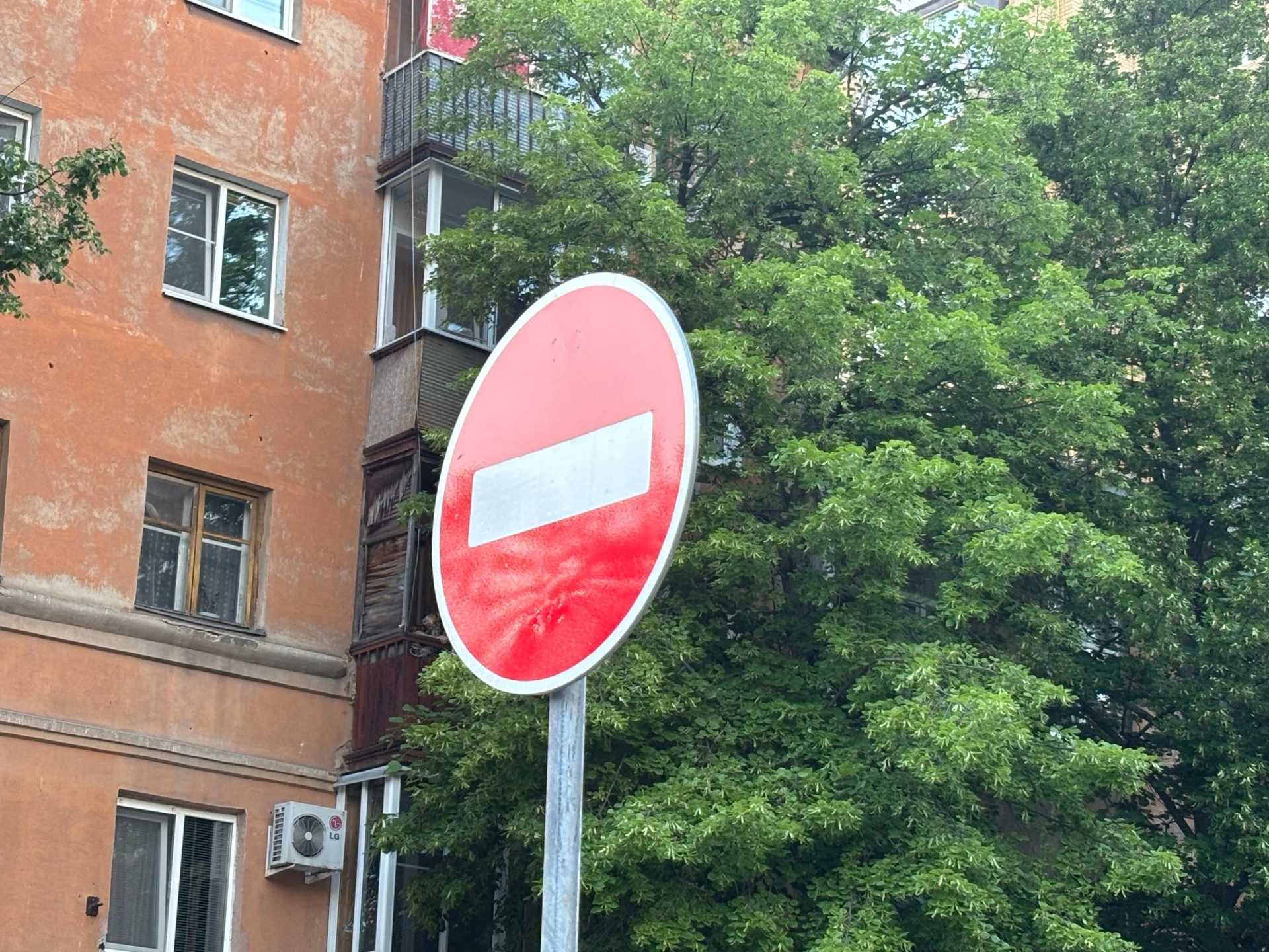 Ограничение движения транспорта по съезду с Северного моста на улицу 25 Января в Воронеже и в обратн