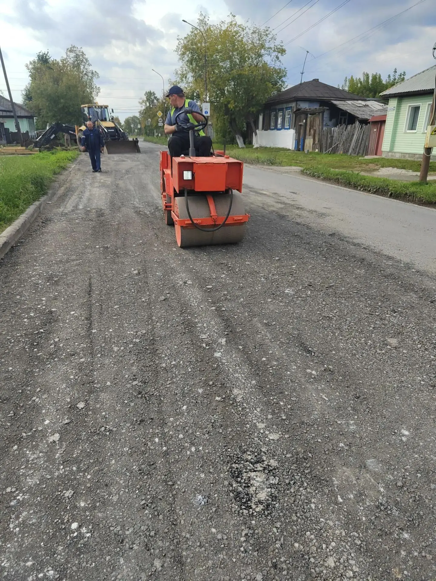 В рамках содержания улично-дорожной сети, сегодня подрядной организацией выполнен ямочн...