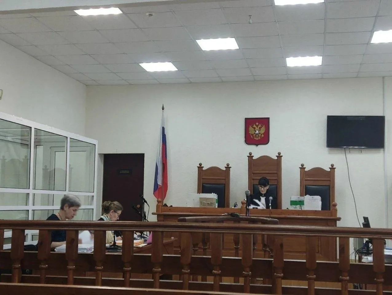 Сын экс‑ректора ПсковГУ выступил в защиту матери в суде    В Псковском городском суде по делу бывшег