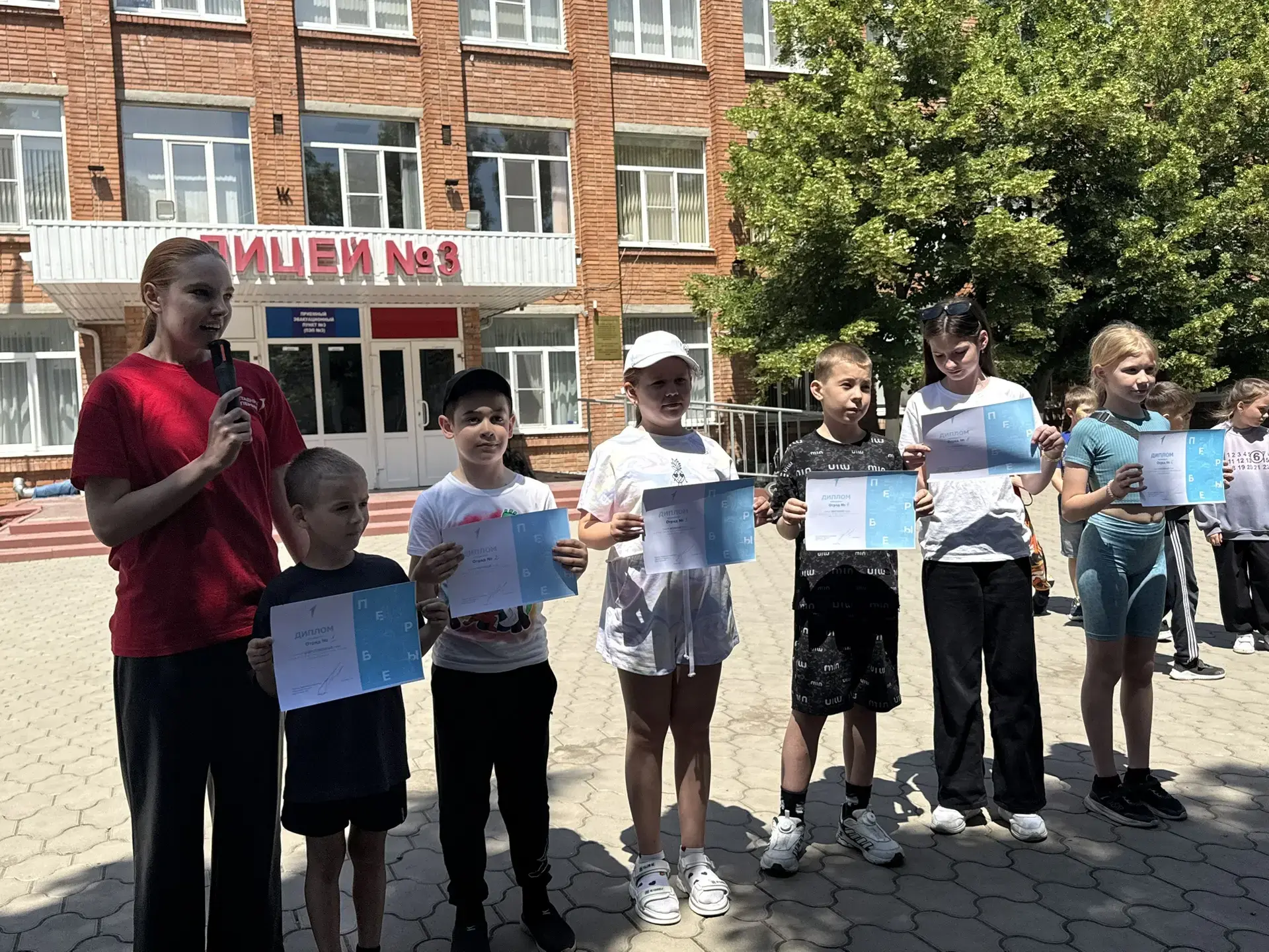 Узнай Первым!

В пришкольном лагере «Детское время» состоялся День Первых! Ребята погрузились в атмо
