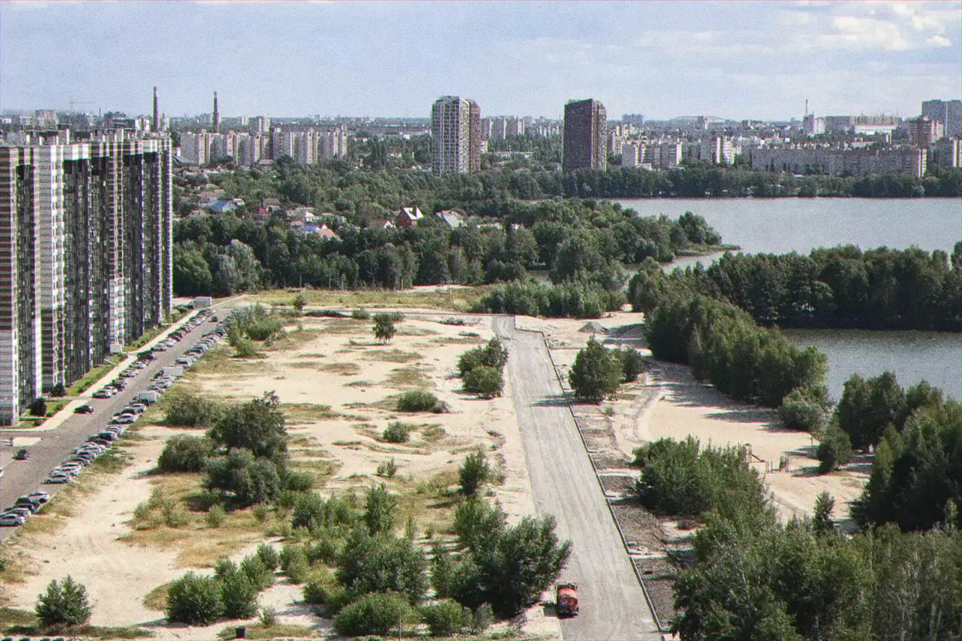 Плюс одна набережная в городе