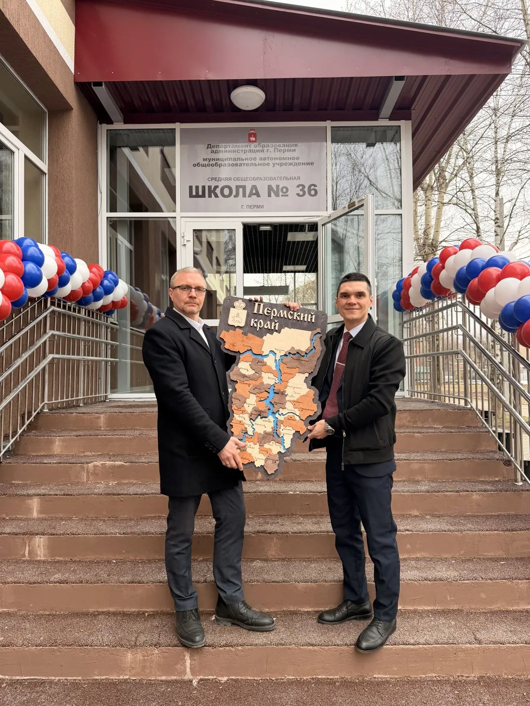 🎉Школа  вновь распахнула двери после капремонта  🇷🇺Сегодня после масштабного капитального ремонта от