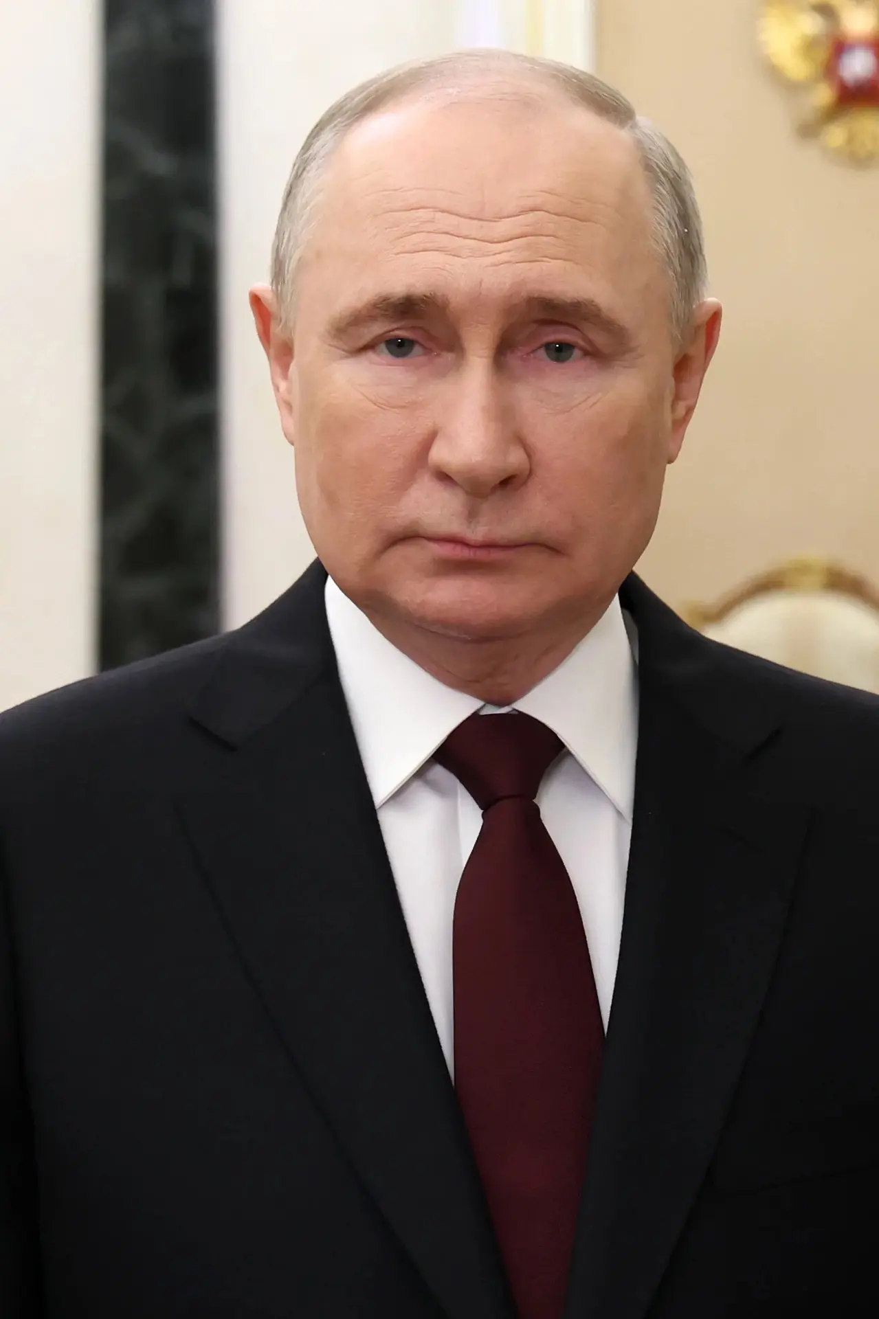Владимир Путин присвоил звание народного артиста Михаилу Шуфутинскому от 3 сентября.