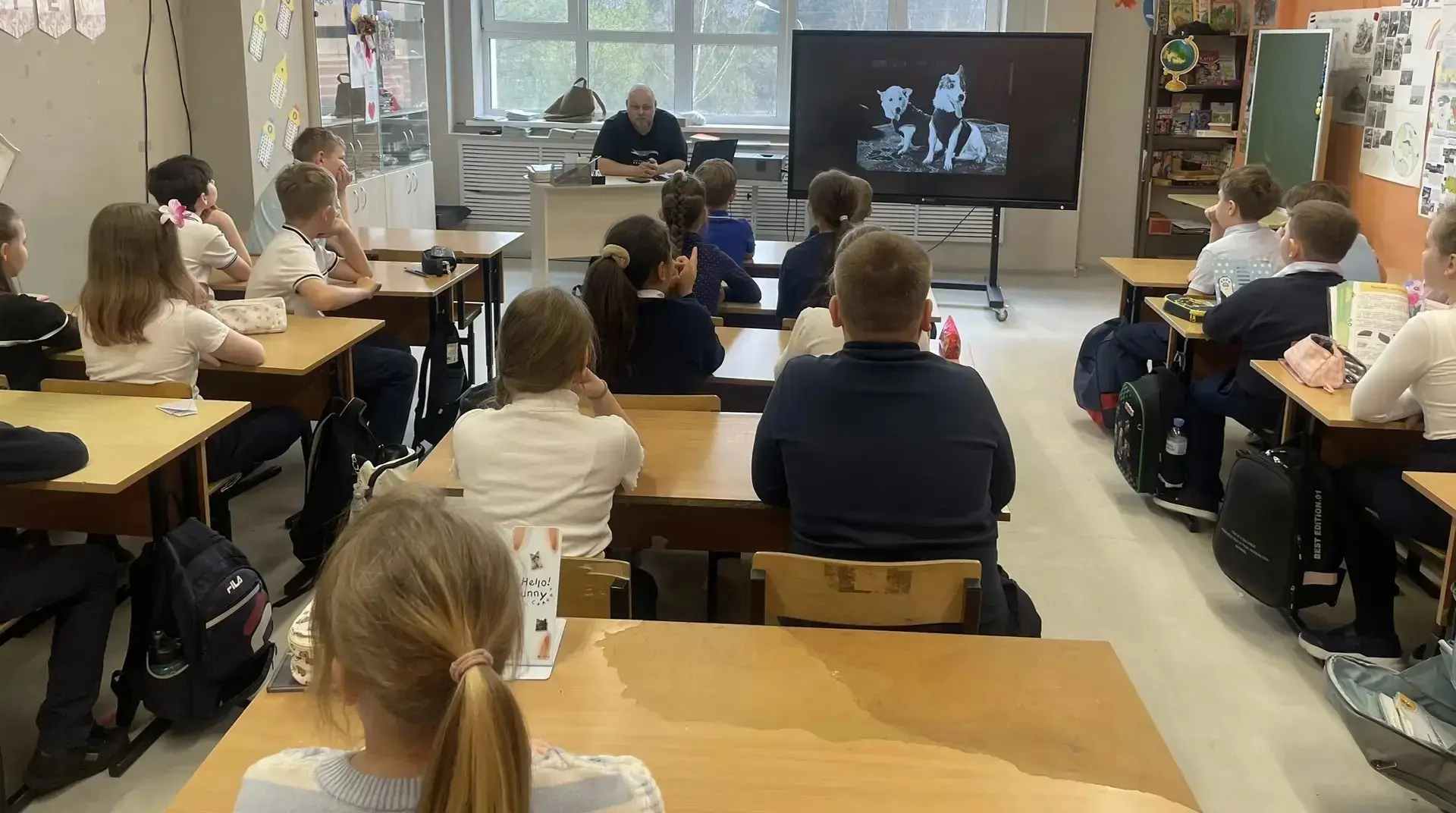 Сегодня в школе наш частый гость в продолжении темы празднования Дня космонавтики рассказал как один