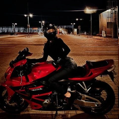 🏍 «Прокатилась с ветерком»: в Уфе нашли байкершу, пролетевшую мимо патрульного