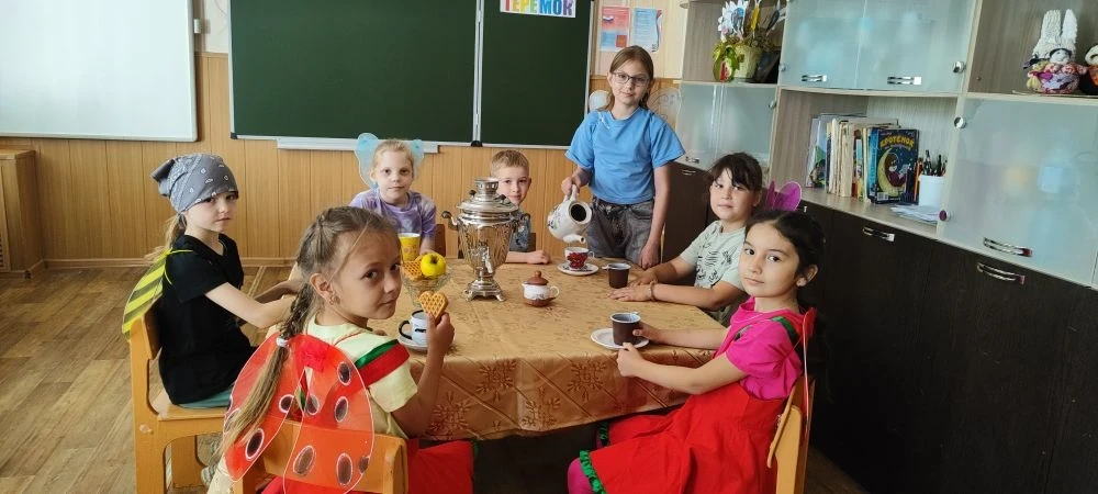 👋 День приветов в пришкольном лагере: море позитива и творчества! 👋