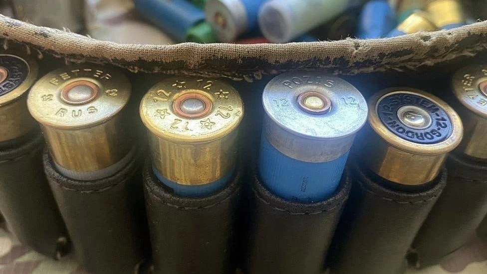 19-летнего парня поймали с боевыми патронами на проходной предприятия