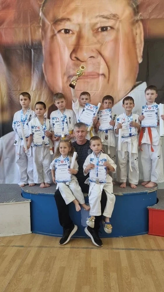 24.05.26 команда отделения киокусинкай "ВИТЯЗЬ" под руководством тренера-преподователя ...