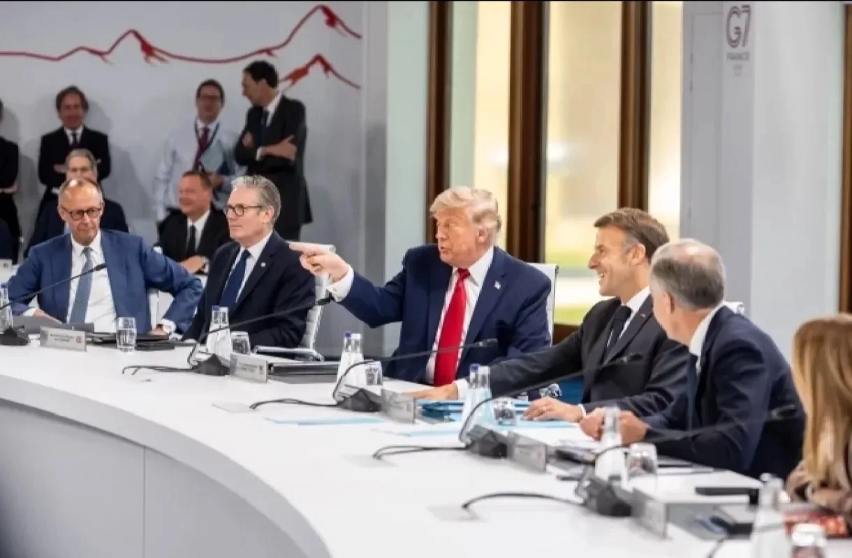 Боялись пришельцев, а мир захватили идиоты.