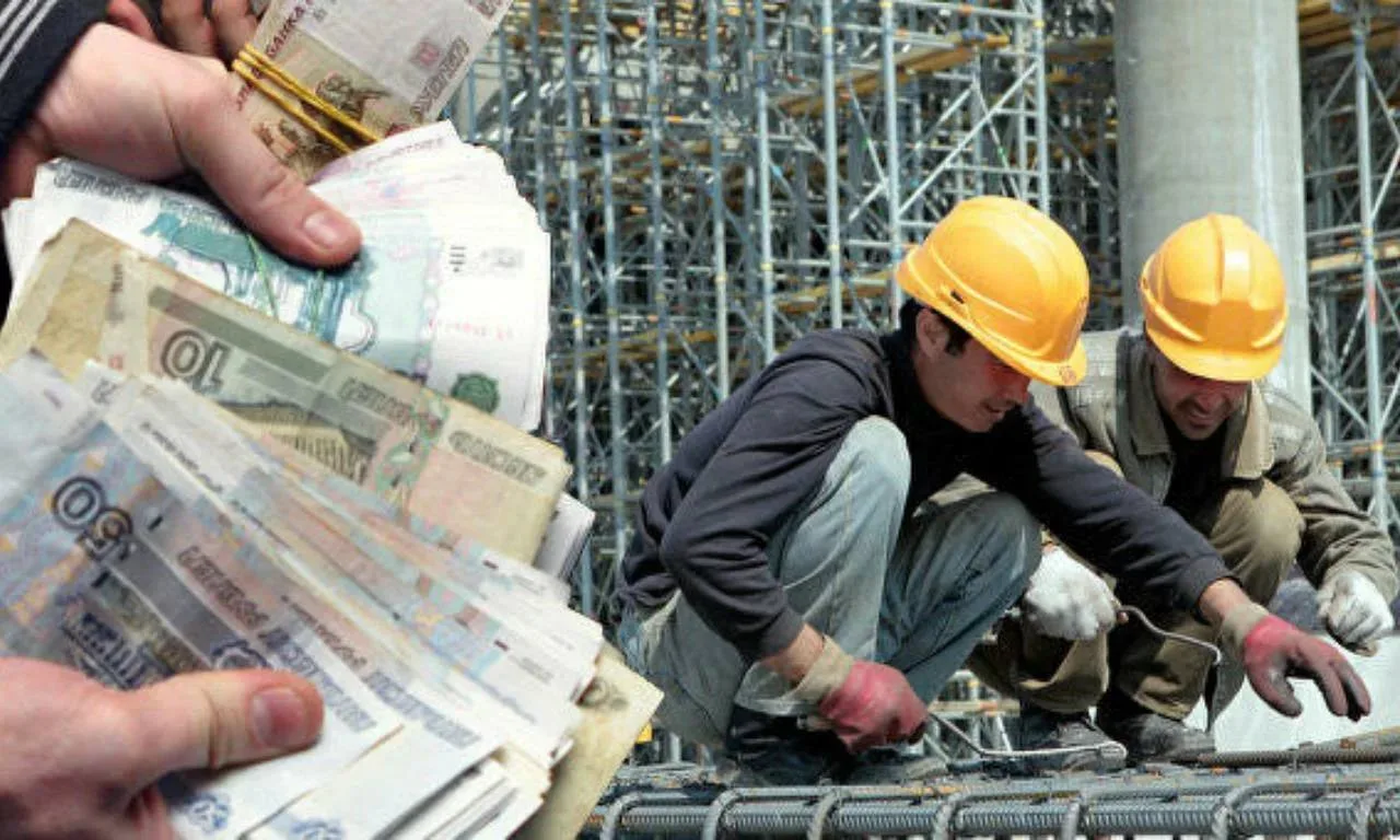 Строителям начали урезать зарплаты из-за обвала продаж жилья в России. 

 Рост долговой нагрузки стр