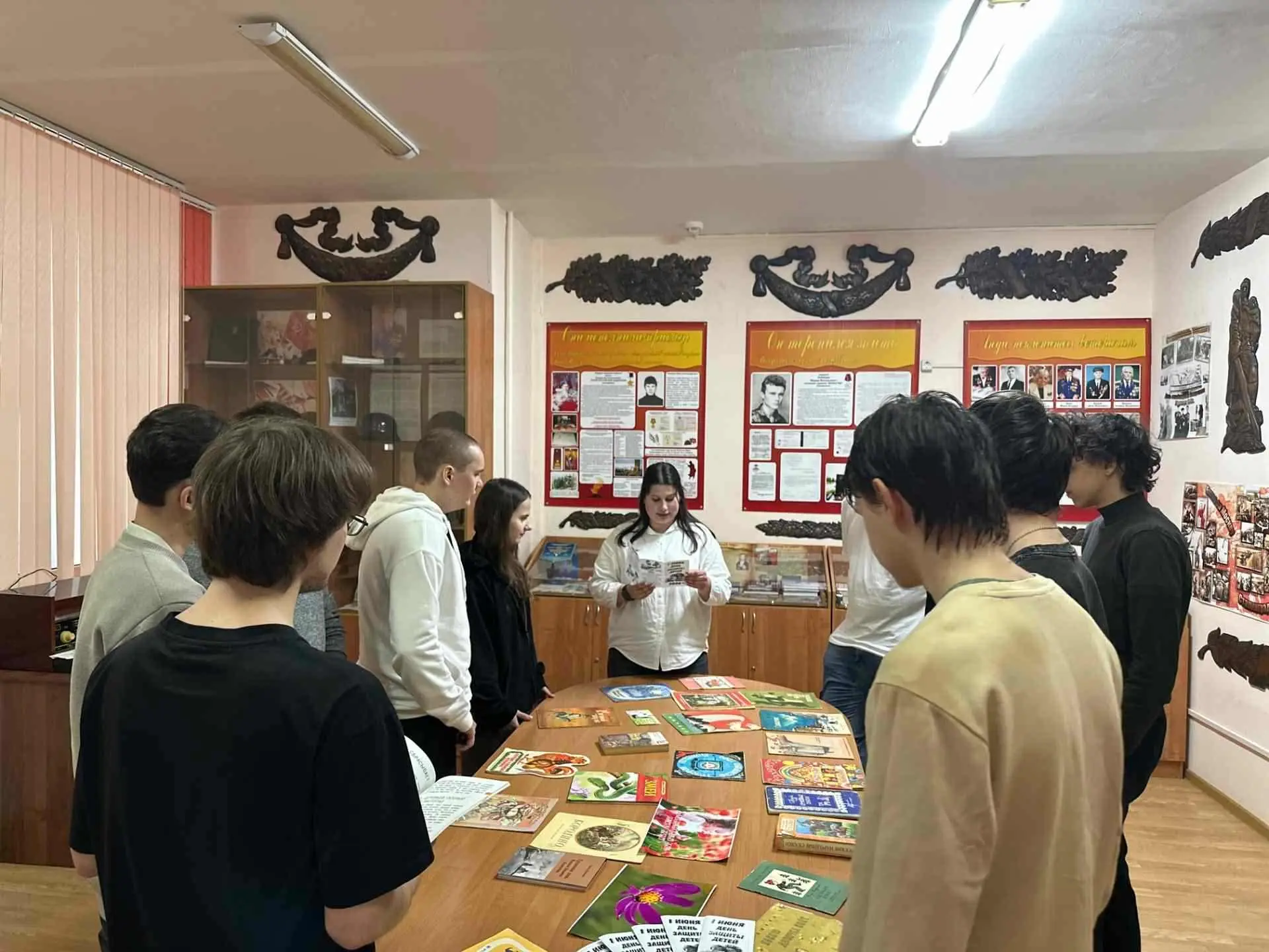Книжная выставка «Счастливое детство»