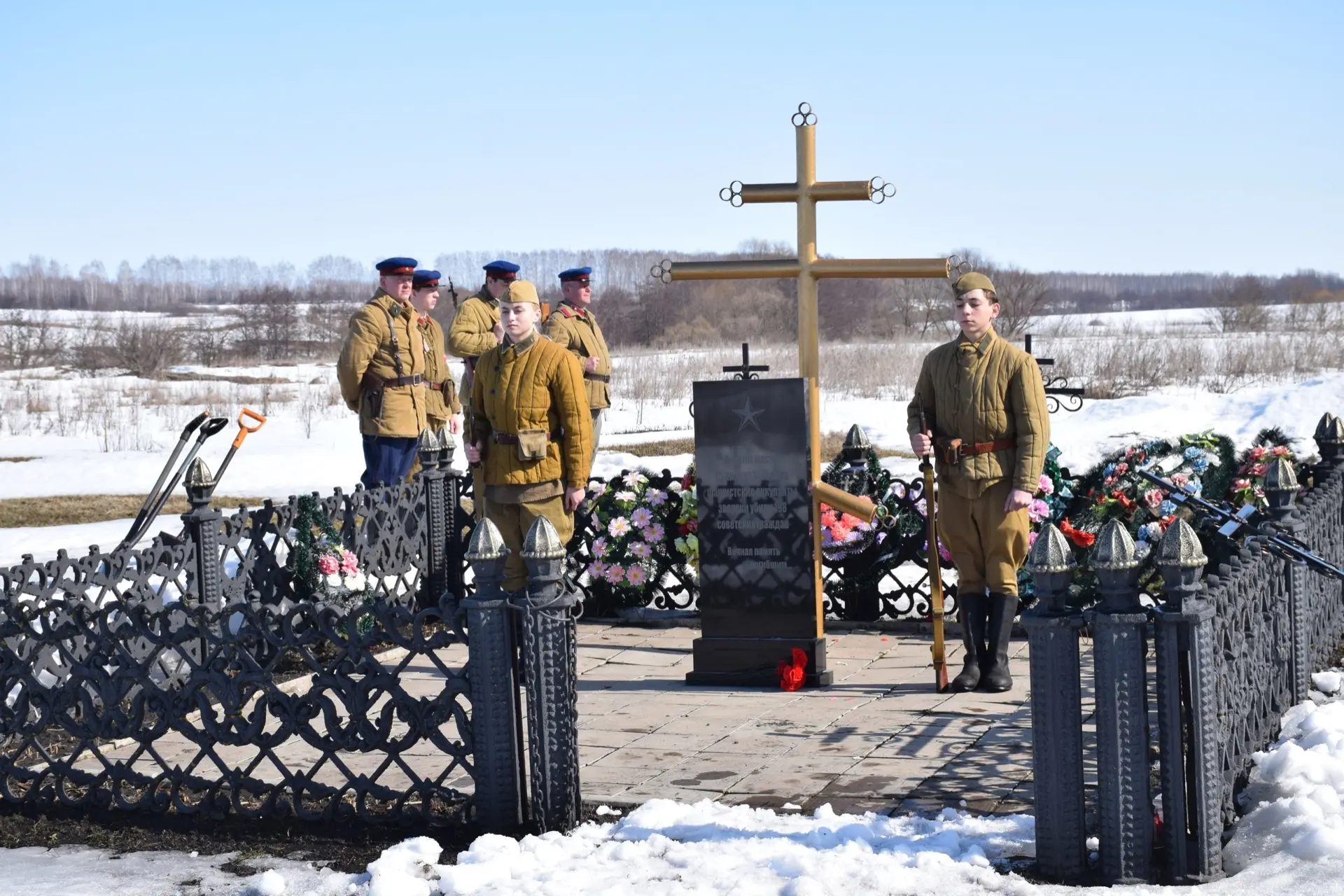 15 марта в с. Ивановка Воловскогр муниципального округа захоронили останки узников Шати...