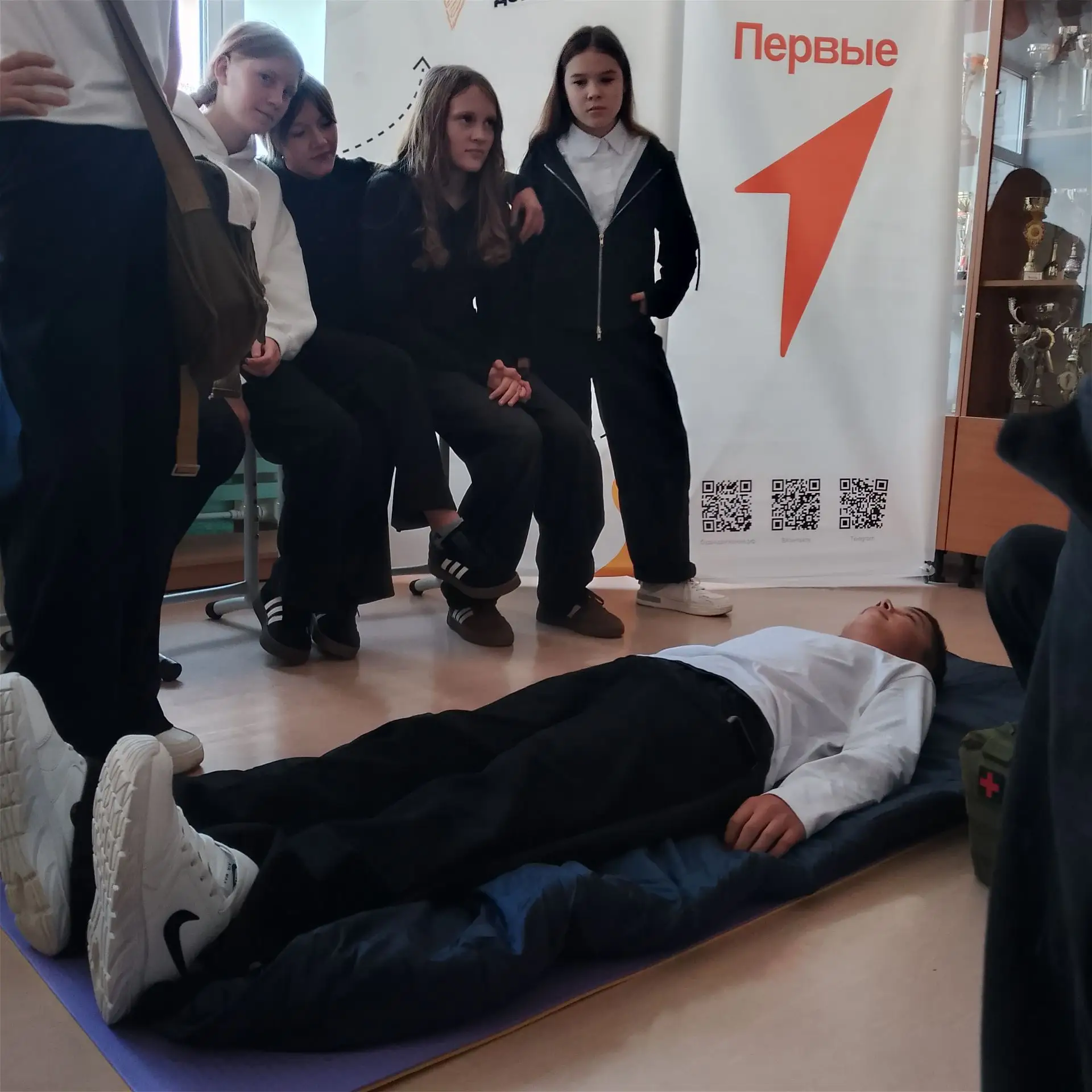🎉 В нашей школе прошёл мастер-класс по оказанию первой медицинской помощи! 🎉Организат...