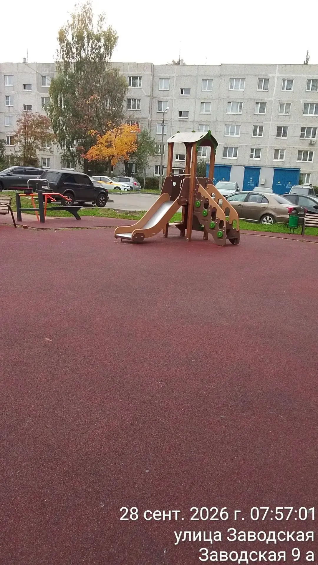 Каждый день убираем дворы