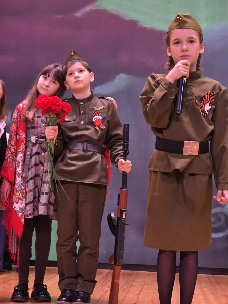 📣В школе прошла "Битва хоров", посвящённая празднику 9 Мая.   Это мероприятие было организовано с це