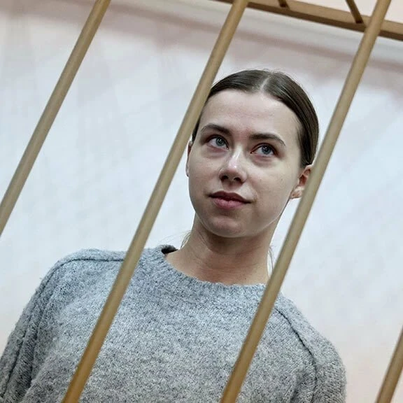 Прокуратура запросила для Александры Митрошиной три года колонии и штраф 900 тысяч рублей — по делу 