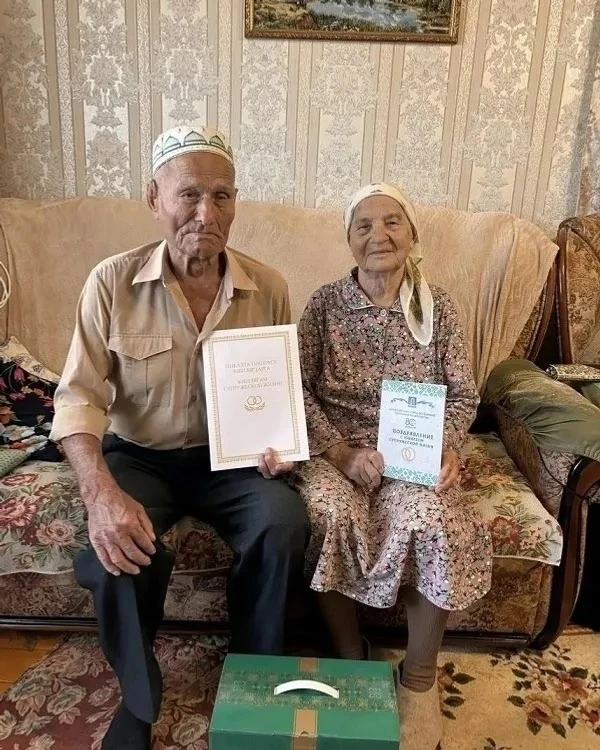 🥰Супруги Мифтаховы из Башкирии отметили 70 лет совместной жизни    В Октябрьском поздравили семью Ми