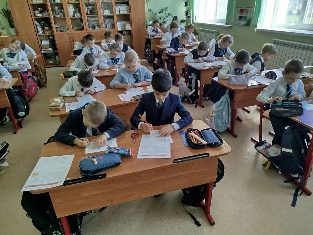 Сегодня занятие «Разговоры о важном» было посвящено теме «Что значит работать в команде? Сила команд