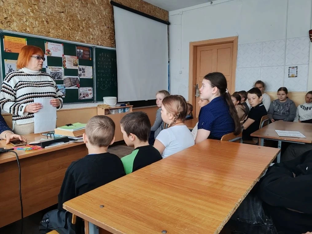 📻 К нам в школу на этой неделе приходила библиотекарь, Седойкина Татьяна Юрьевна, с ме...