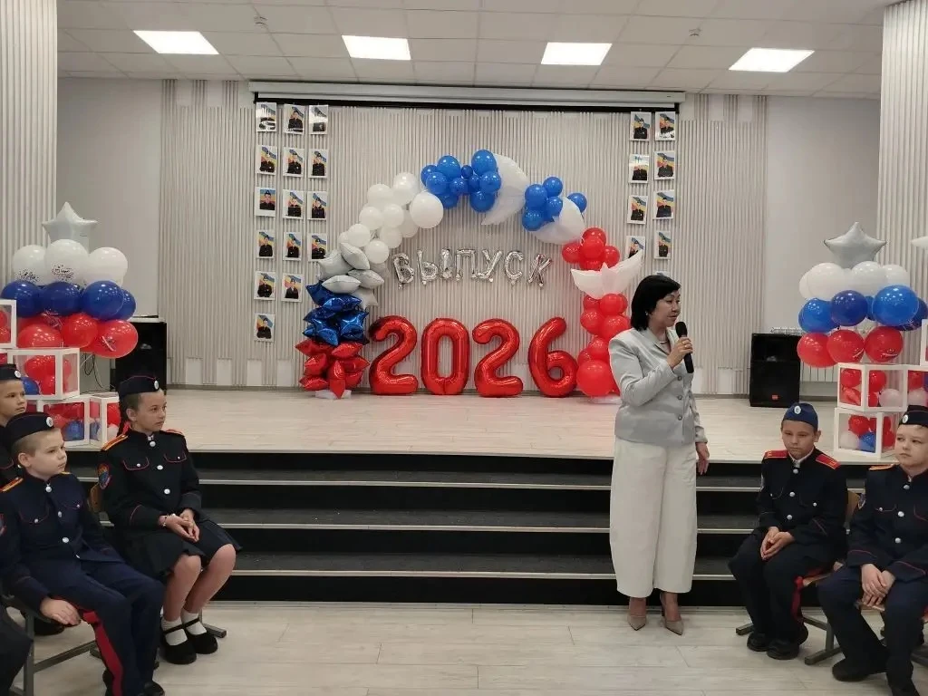 В 4а (классный руководитель Дорджиева М.В.) и 4б (классный руководитель Пипенко Т.Н.) к...