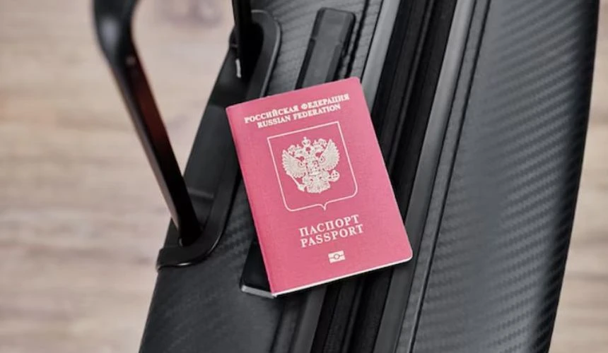 Российский паспорт за год опустился на шесть позиций в рейтинге Passport Reports и заня...