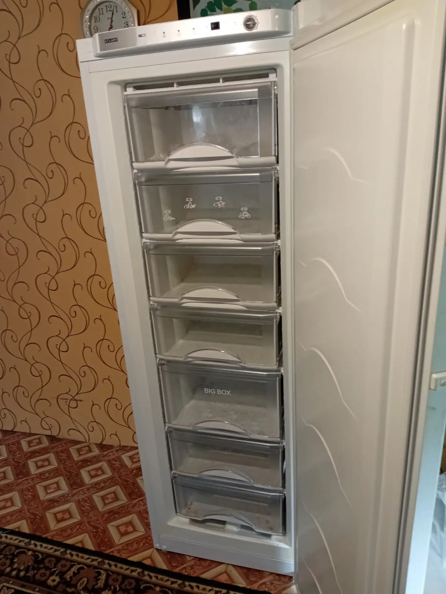 Продам морозильную камеру б/у,цена 19500,самовывоз,тел.89603186415
