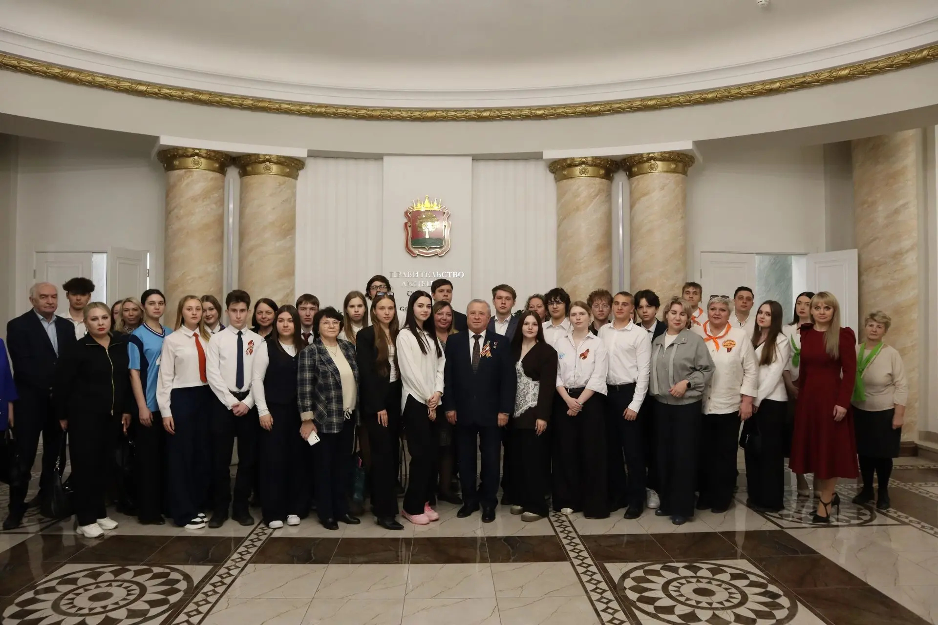 🙋В рамках X городского фестиваля юных избирателей состоялся круглый стол с Владимиром Богодуховым  В