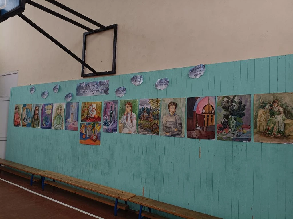 Выставка творческих работ выпускников художественного отделения детской школы искусств ...