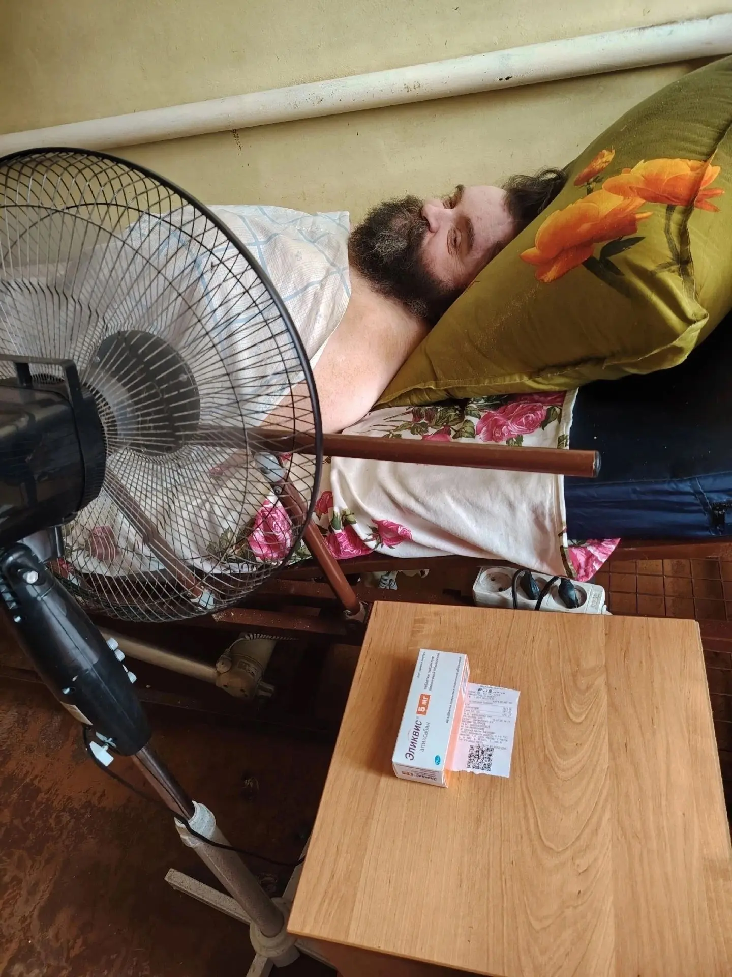 Лежачий 7 лет инвалид просит помощи продуктами
Добрый день, друзья 🙏
Сергей лежит уже много лет, эт