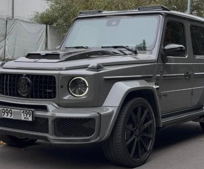 🚗Студенты МГУ приехали сегодня на пары на Bentley Bentayga, Lamborghini Urus и Mercede...