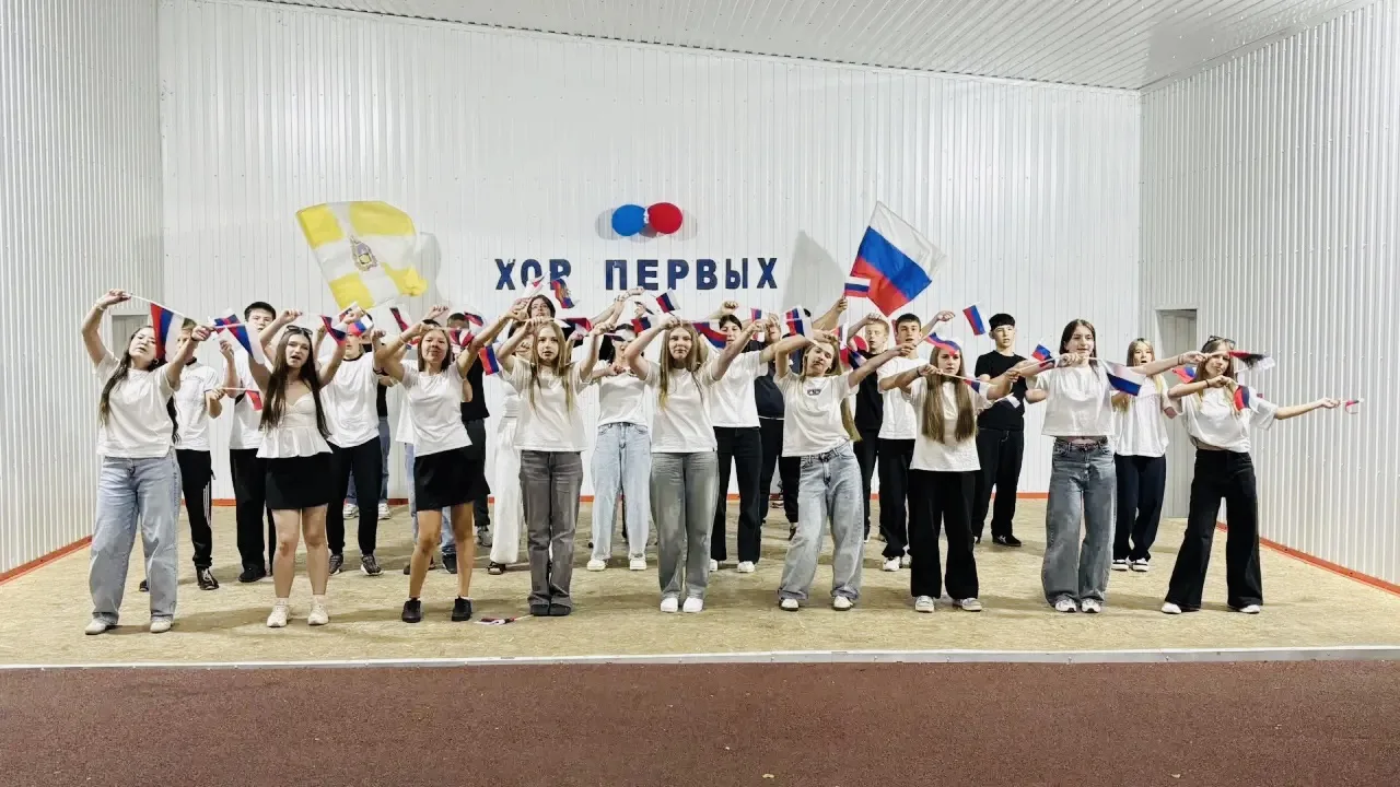 🎤 «Хор Первых»: когда голос одного — это хорошо, а голос целого отряда — это сила! 💛