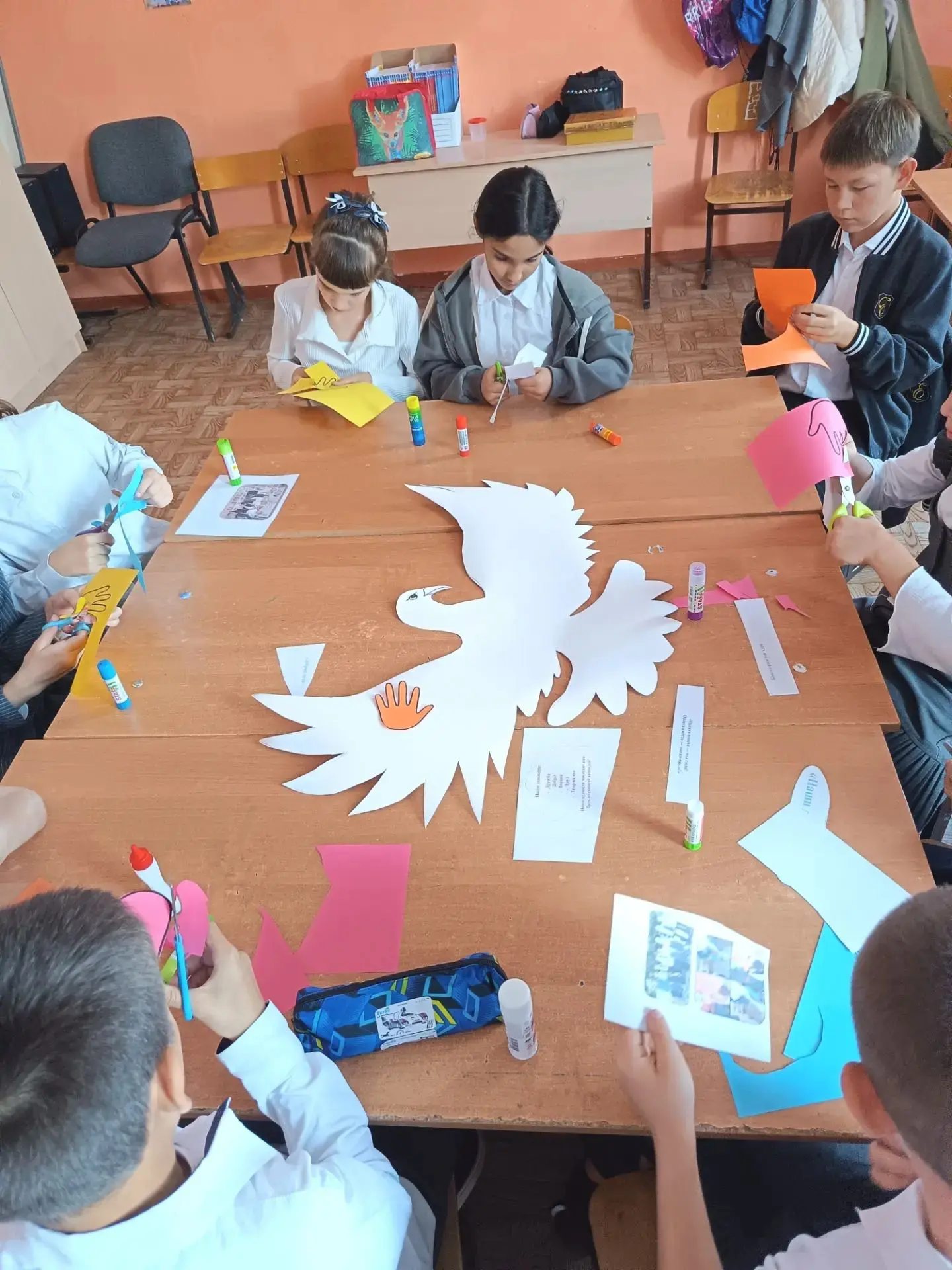 🦅В 4 классе состоялся вводный «Орлятский урок». Ребята повторили программу «Орлята Рос...