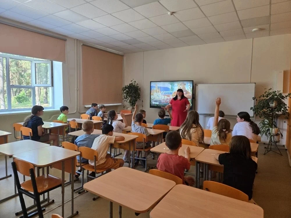 🌞Страна Олимпия🌞 
📌 День 11

🇷🇺 С Днём России! 🇷🇺
📌Ребята познакомились с историей нашей стр