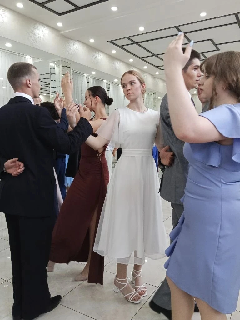 Наши лучшие студенты на балу выпускников!!!!