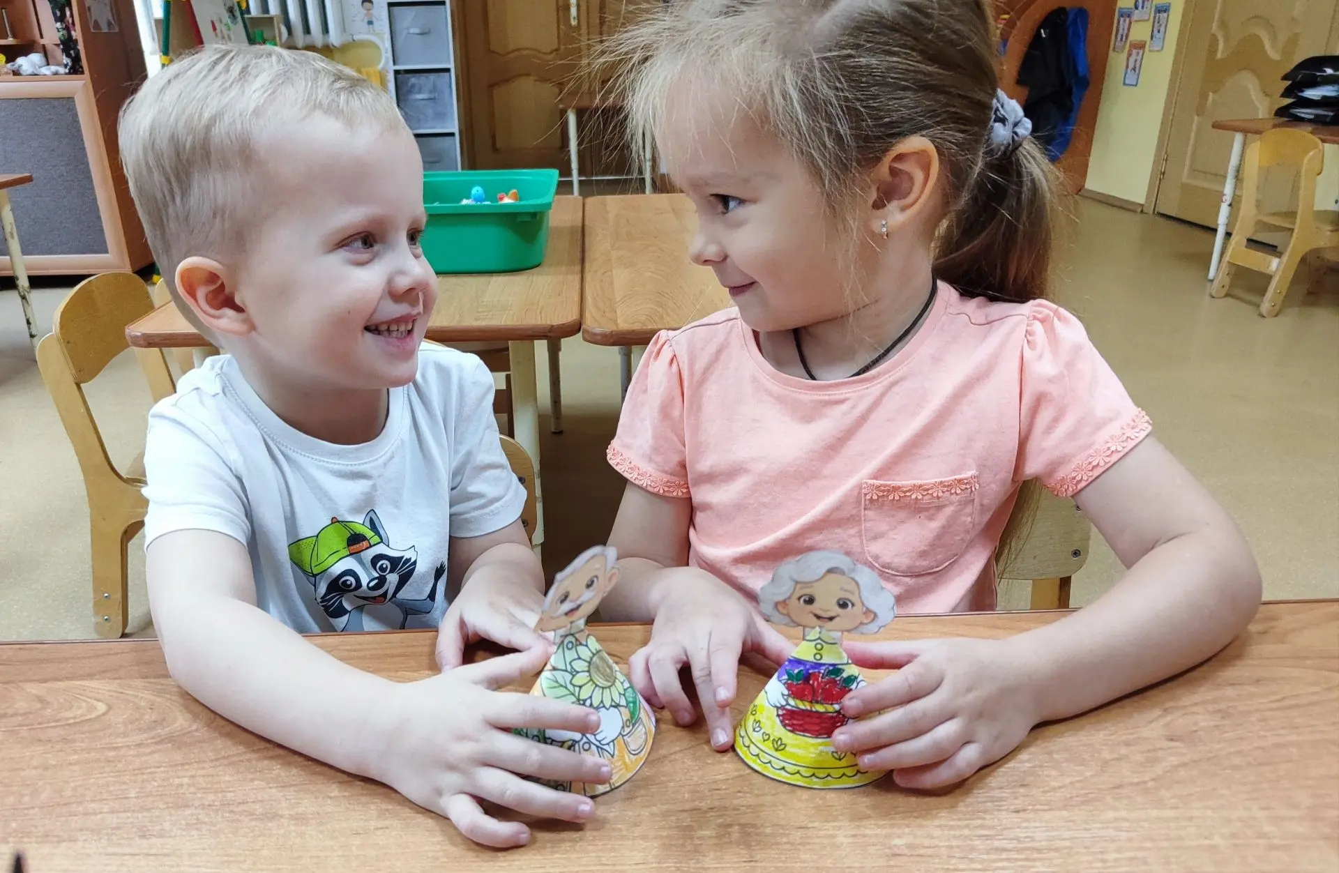 😍 🤗 Сёгодня "Светлячки" старались для дорогих и горячо любимых бабушек и дедушек.