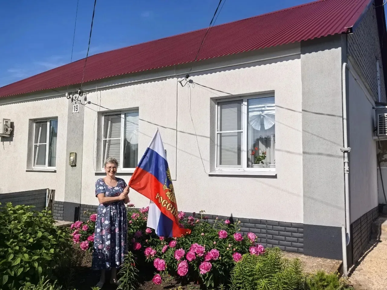 Сотрудники и воспитанники нашего детского сада присоединились к акции "Флаг во дворах". 
#патриот48

