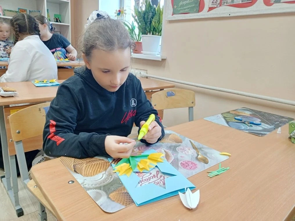 Мастер-класс по изготовлению открытки к 9 мая 

🇷🇺 Совсем скоро наша страна будет отмечать светлый