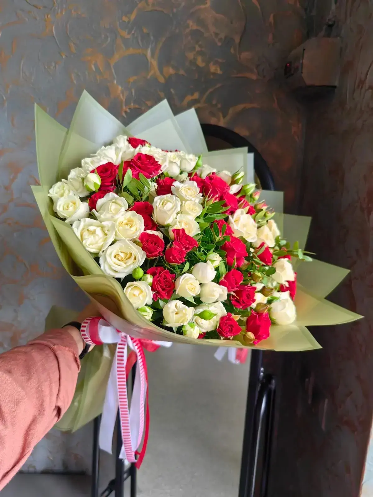 Особая любовь у девочек к кустовым розам😍