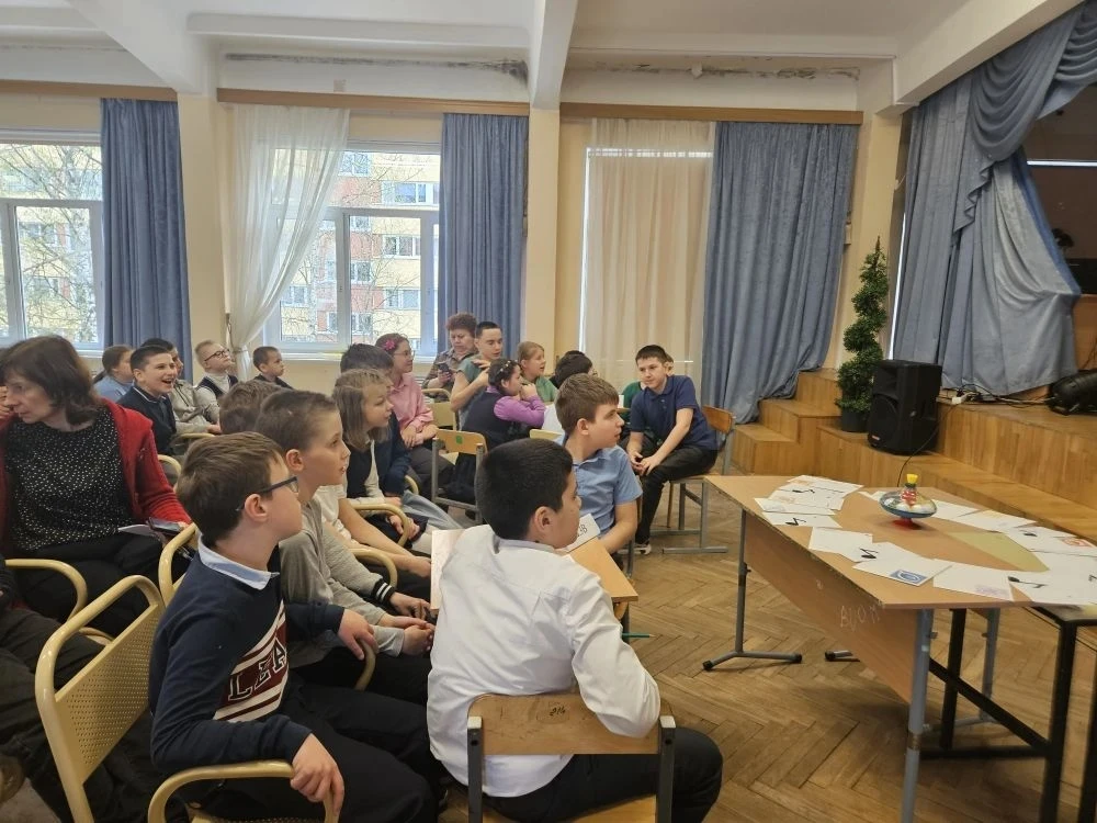В один из дней весеннего месяца апреля в стране отмечали День русской  народной сказки. Этому событи