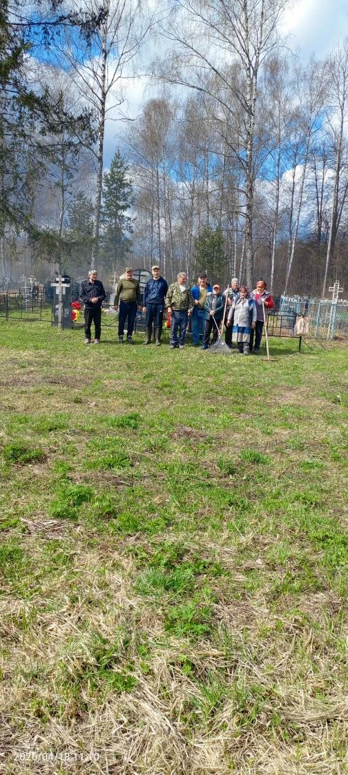Жители села Богдановы Колодези активно поддержали Всероссийский субботник! 

С большим энтузиазмом м