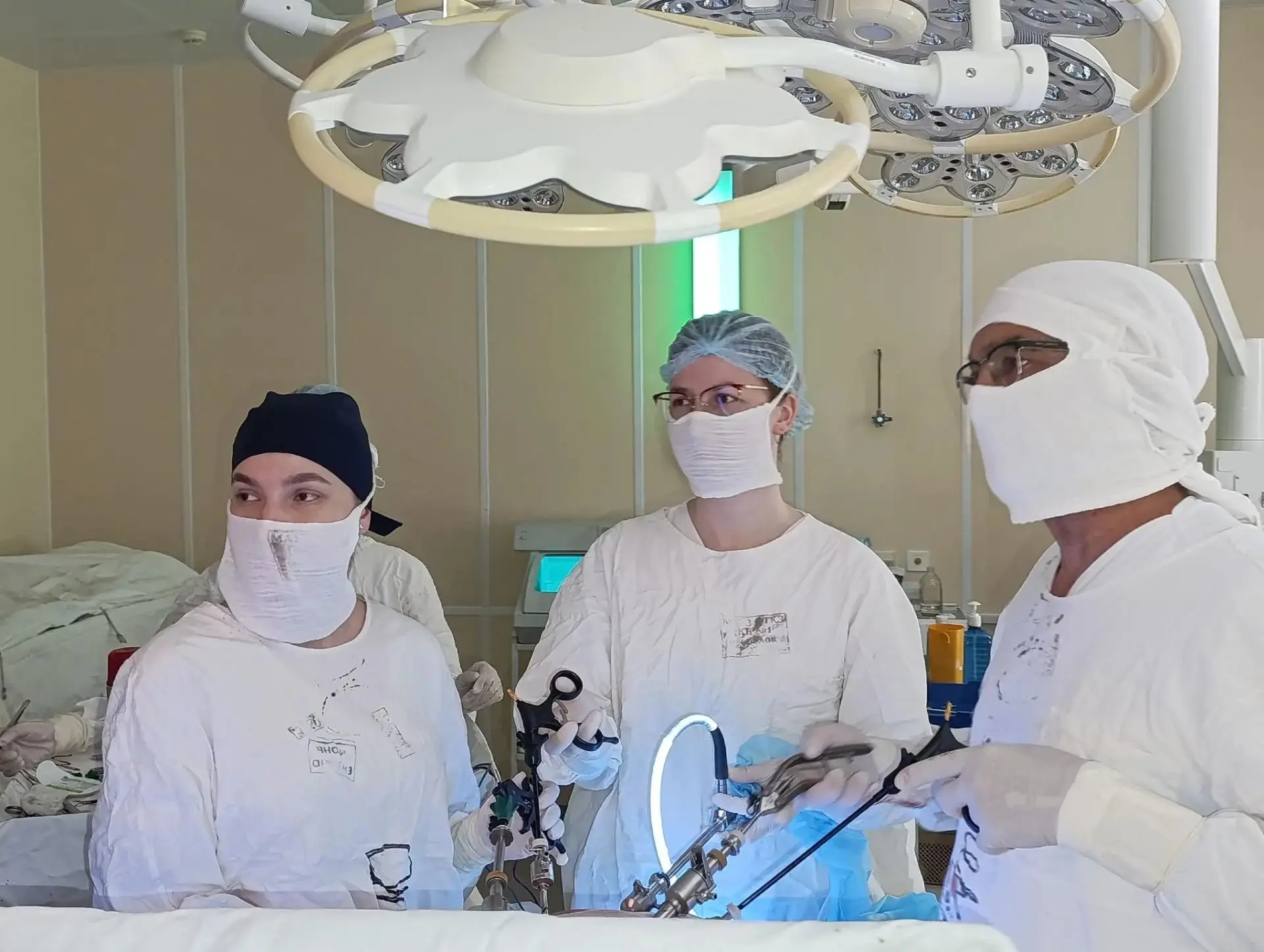 👨‍⚕️ Без единого разреза: челябинские хирурги удалили 4/5 желудка через проколы
